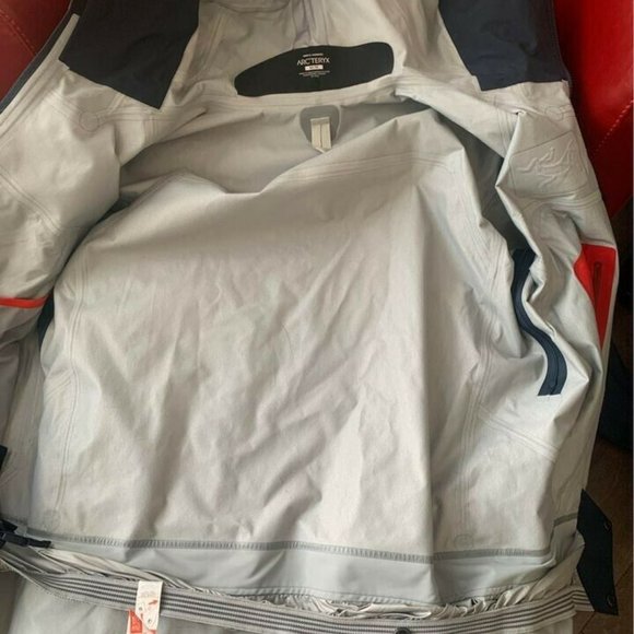 Arc'teryx Sabre LT jacket and Rush Pants - Picture 3 of 4